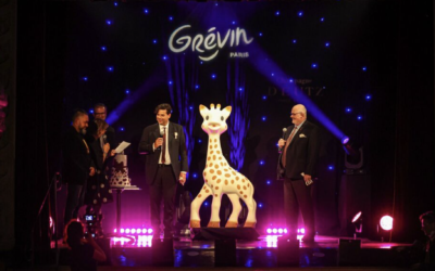 Créée à Asnières-sur-Oise, la girafe Sophie entre au Musée Grévin